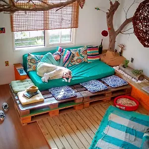Hostal Katsbarnea